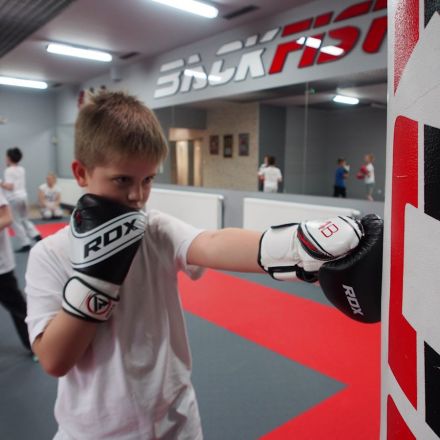 Zostań bohaterem z Backfist