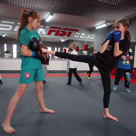 Zostań bohaterem z Backfist